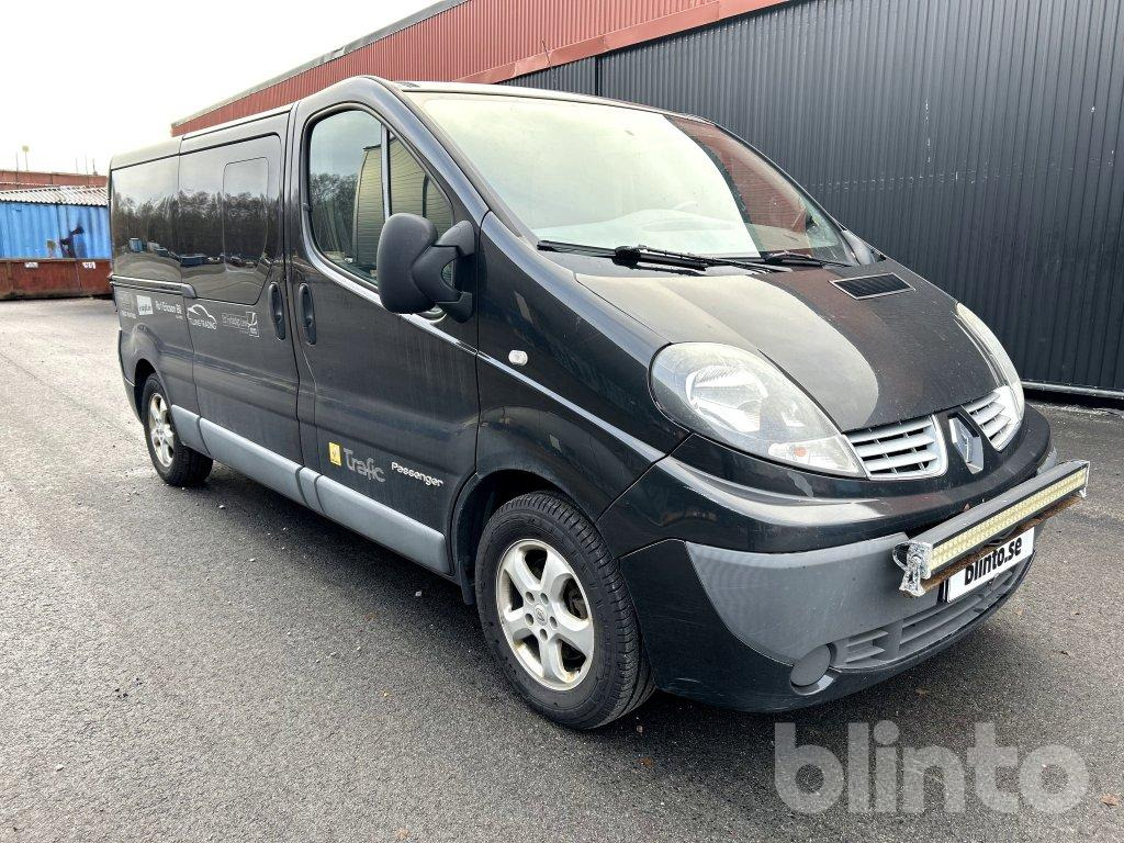 RENAULT JL TRAFIC PASSANGER - Minibus, Pulmino: foto 3 RENAULT JL TRAFIC PASSANGER - Minibus, Pulmino: foto 3