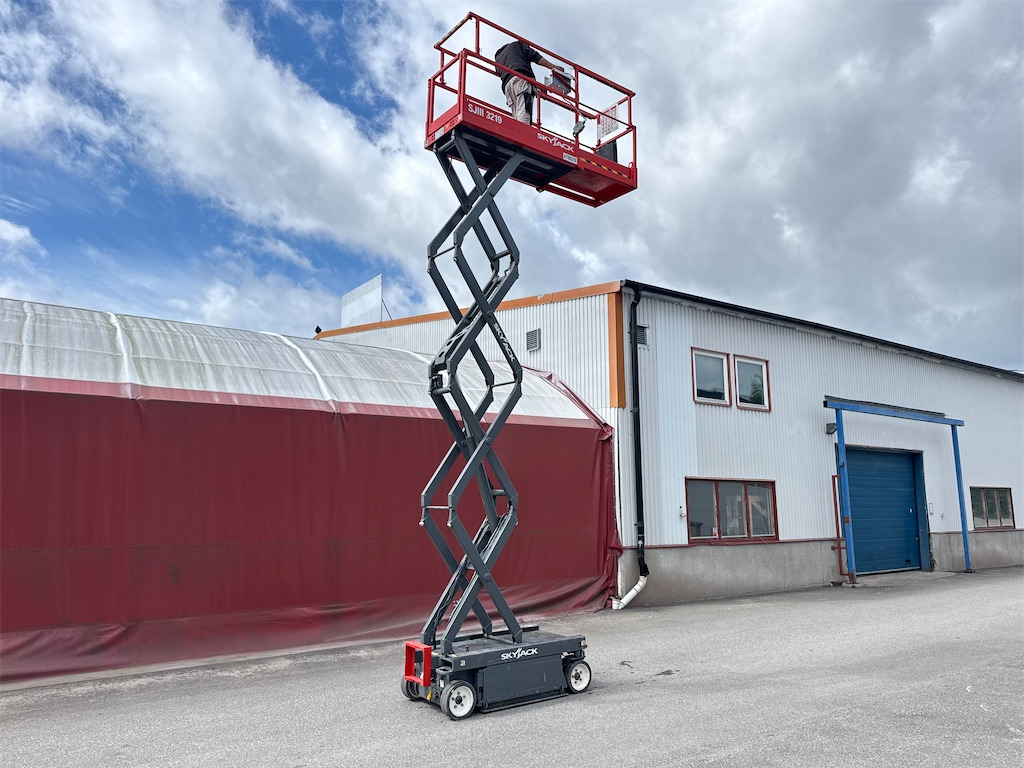 Skyjack SJlll 3219 - Piattaforma a pantografo: foto 1 Skyjack SJlll 3219 - Piattaforma a pantografo: foto 1