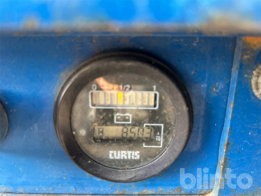 UpRight - Piattaforma a pantografo: foto 5 UpRight - Piattaforma a pantografo: foto 5