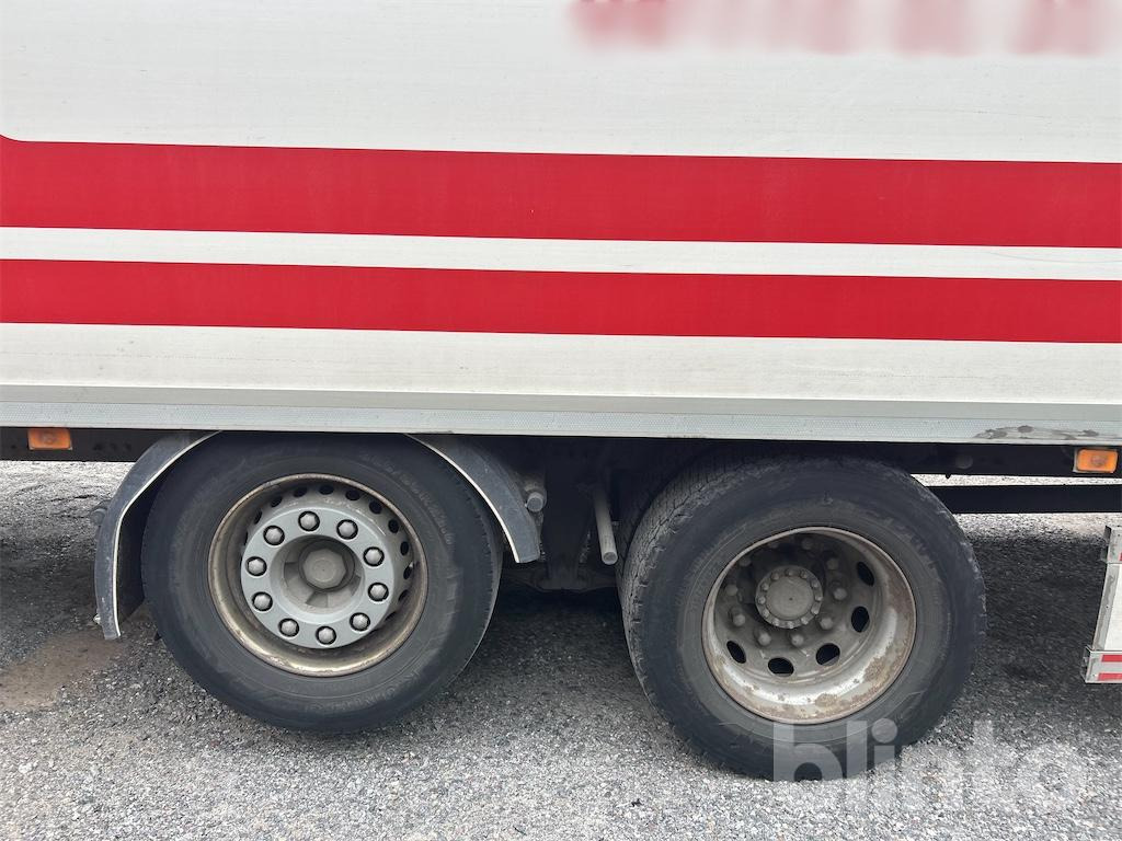 Autocarro frigorifero VOLVO FM 330: foto 26