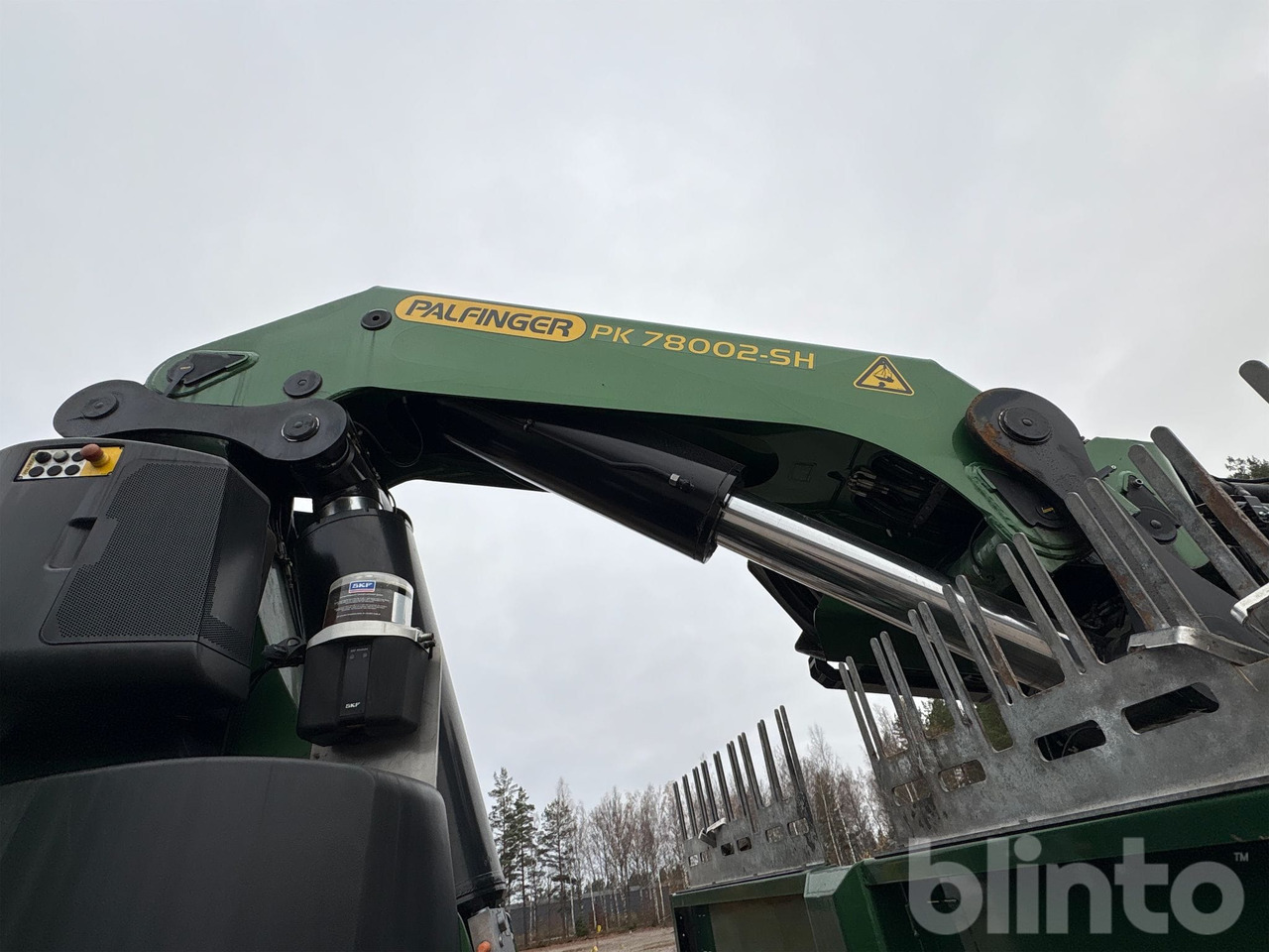 Autocarro con pianale/ Cassone fisso, Camion con gru VOLVO FM 460 8x4 Tridem: foto 23