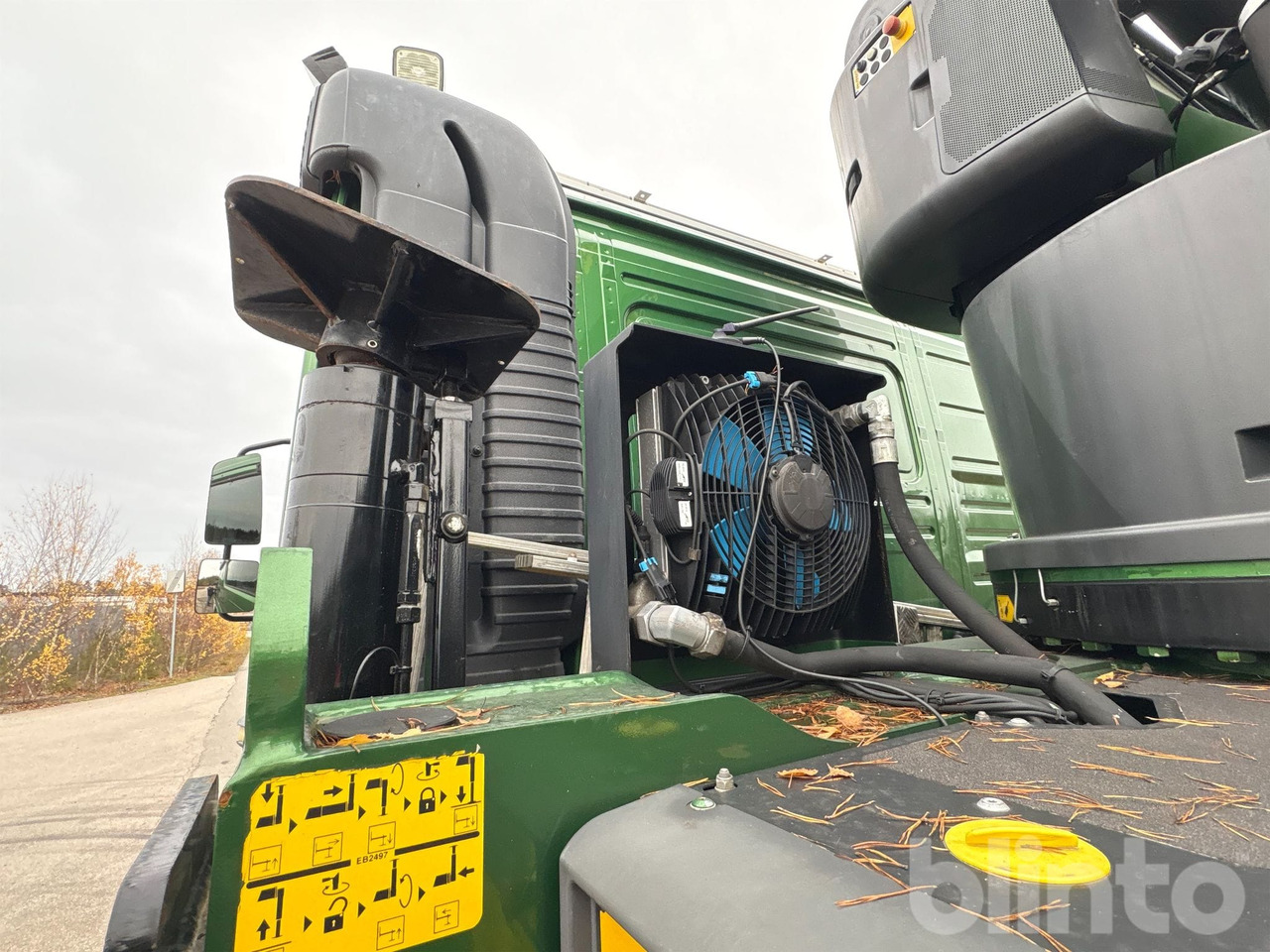 Autocarro con pianale/ Cassone fisso, Camion con gru VOLVO FM 460 8x4 Tridem: foto 21