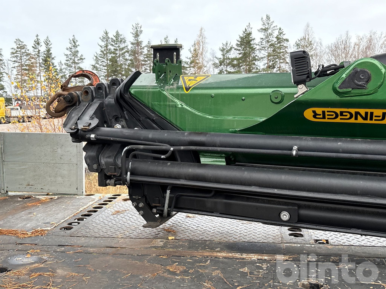 Autocarro con pianale/ Cassone fisso, Camion con gru VOLVO FM 460 8x4 Tridem: foto 29