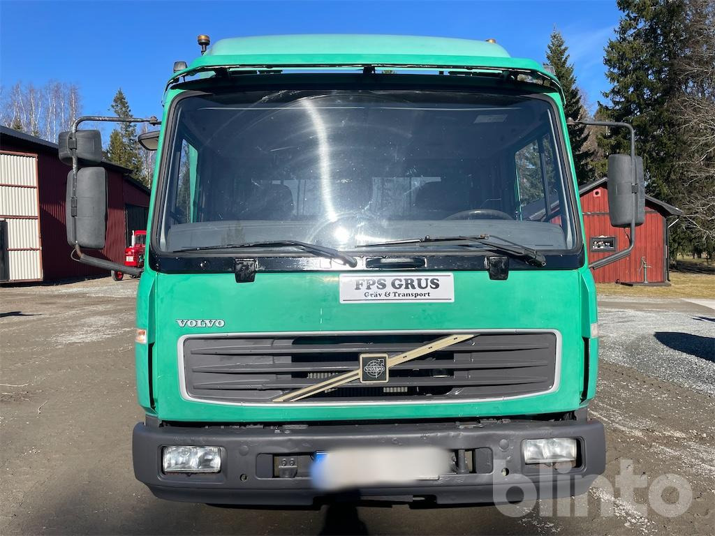 Volvo Fl 180 - Autocarro con pianale/ Cassone fisso: foto 2 Volvo Fl 180 - Autocarro con pianale/ Cassone fisso: foto 2