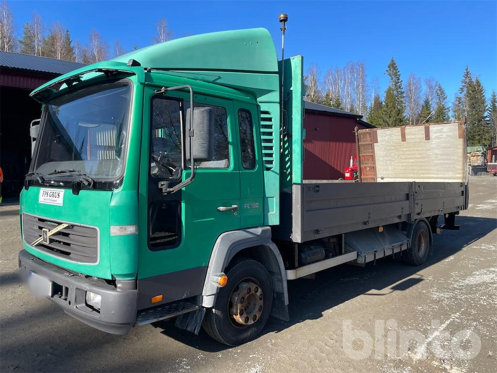 Volvo Fl 180 - Autocarro con pianale/ Cassone fisso: foto 3 Volvo Fl 180 - Autocarro con pianale/ Cassone fisso: foto 3