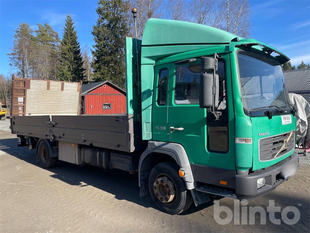 Volvo Fl 180 - Autocarro con pianale/ Cassone fisso: foto 1 Volvo Fl 180 - Autocarro con pianale/ Cassone fisso: foto 1
