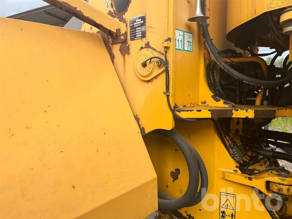 Pala gommata Volvo L220D: foto 38