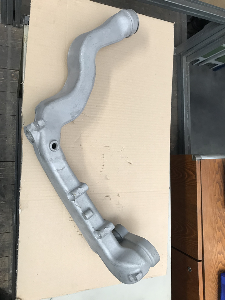 GOMITO LIQUIDO RAFFREDDAMENTO MAN - Sistema di raffreddamento per Camion: foto 4 GOMITO LIQUIDO RAFFREDDAMENTO MAN - Sistema di raffreddamento per Camion: foto 4