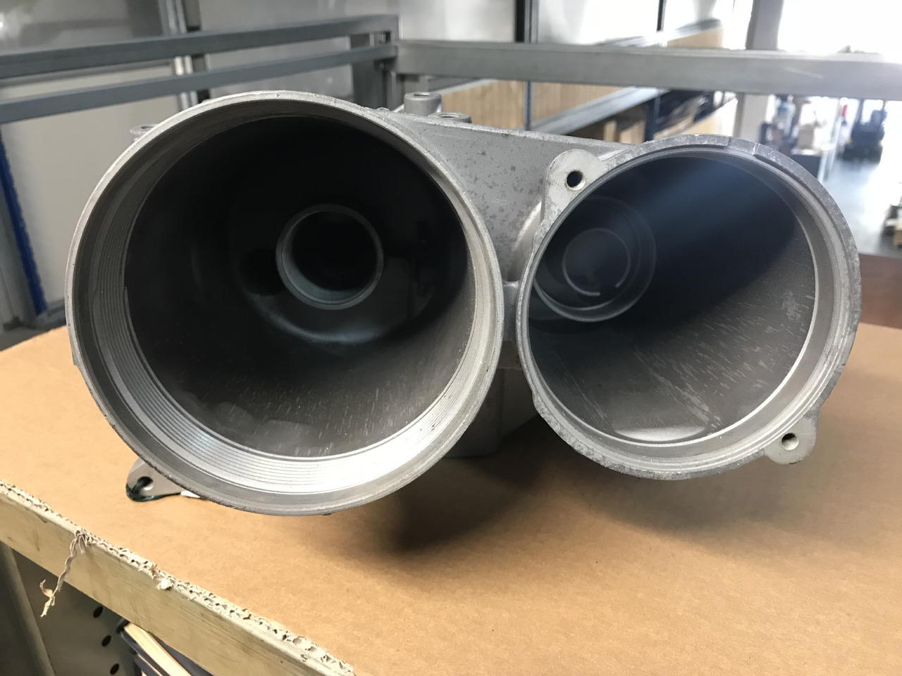 MODULO RAFFREDDAMENTO OLIO MOTORI MAN D2066 / D2676 - Motore e ricambi per Camion: foto 4 MODULO RAFFREDDAMENTO OLIO MOTORI MAN D2066 / D2676 - Motore e ricambi per Camion: foto 4