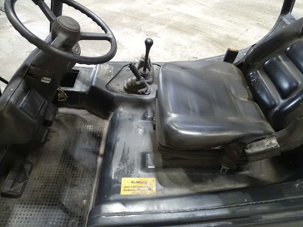Linde E25 - Carrello elevatore elettrico: foto 3 Linde E25 - Carrello elevatore elettrico: foto 3