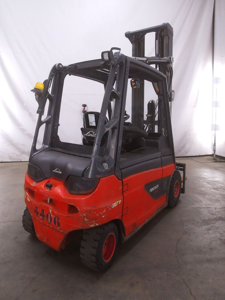 Linde E30L-01 - Carrello elevatore elettrico: foto 2 Linde E30L-01 - Carrello elevatore elettrico: foto 2
