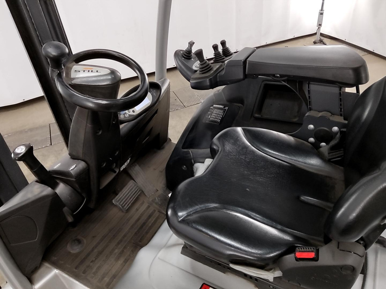 Still RX60-30 - Carrello elevatore elettrico: foto 4 Still RX60-30 - Carrello elevatore elettrico: foto 4