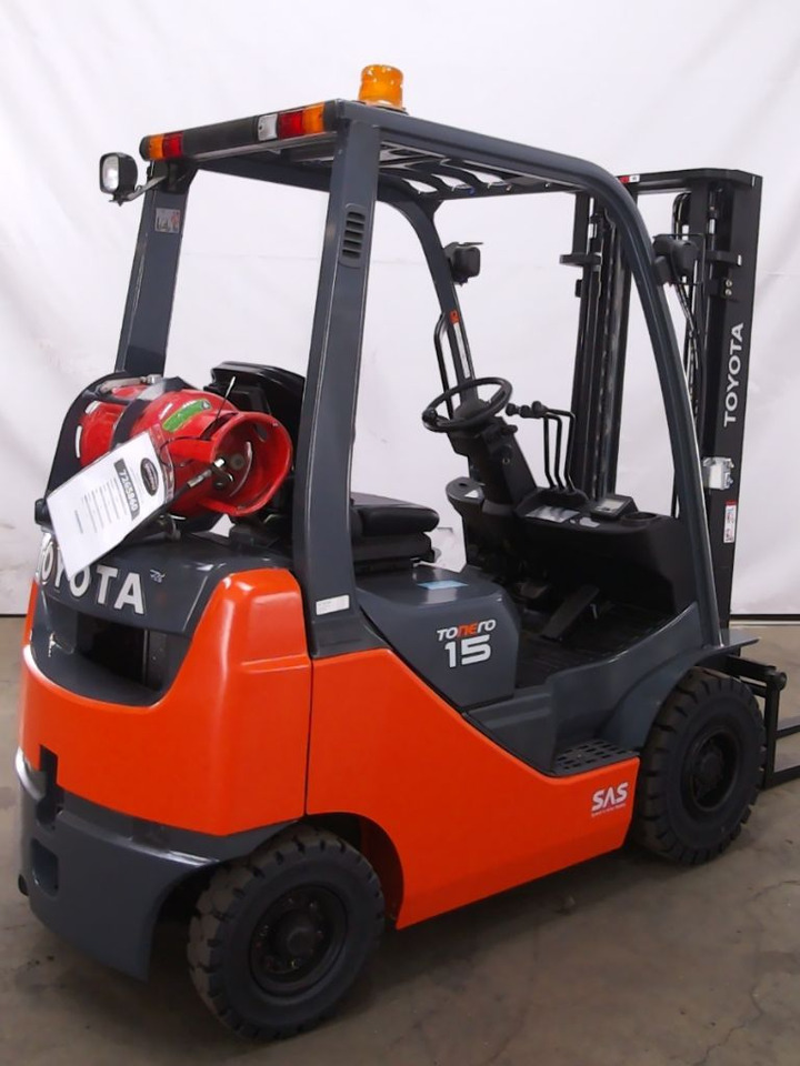 Toyota 02-8FGF15 - Carrello elevatore a gas: foto 2 Toyota 02-8FGF15 - Carrello elevatore a gas: foto 2