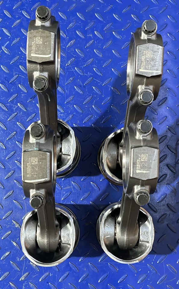 John Deere SET PISTON SI CAMASA JOHN DEERE RE500608 - Motore e ricambi: foto 5 John Deere SET PISTON SI CAMASA JOHN DEERE RE500608 - Motore e ricambi: foto 5