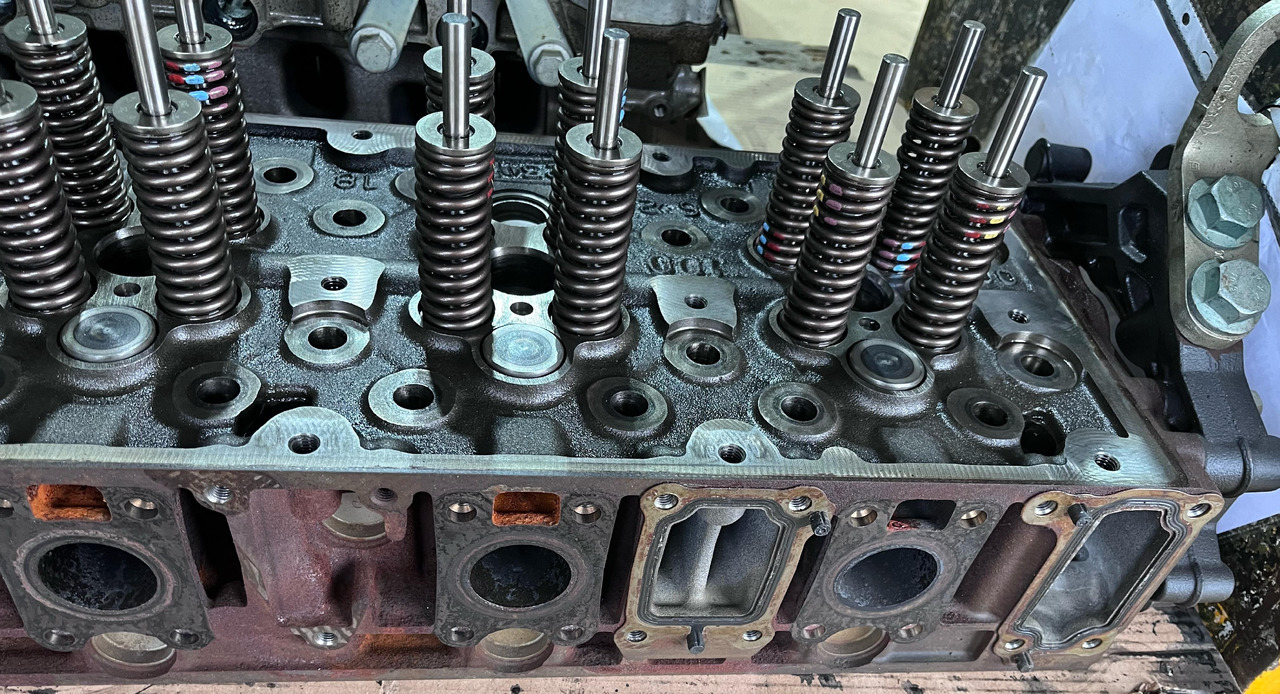 Mercedes Actros MP4 Euro 6 Cylinderhead OM470 - Motore e ricambi per Camion: foto 4 Mercedes Actros MP4 Euro 6 Cylinderhead OM470 - Motore e ricambi per Camion: foto 4
