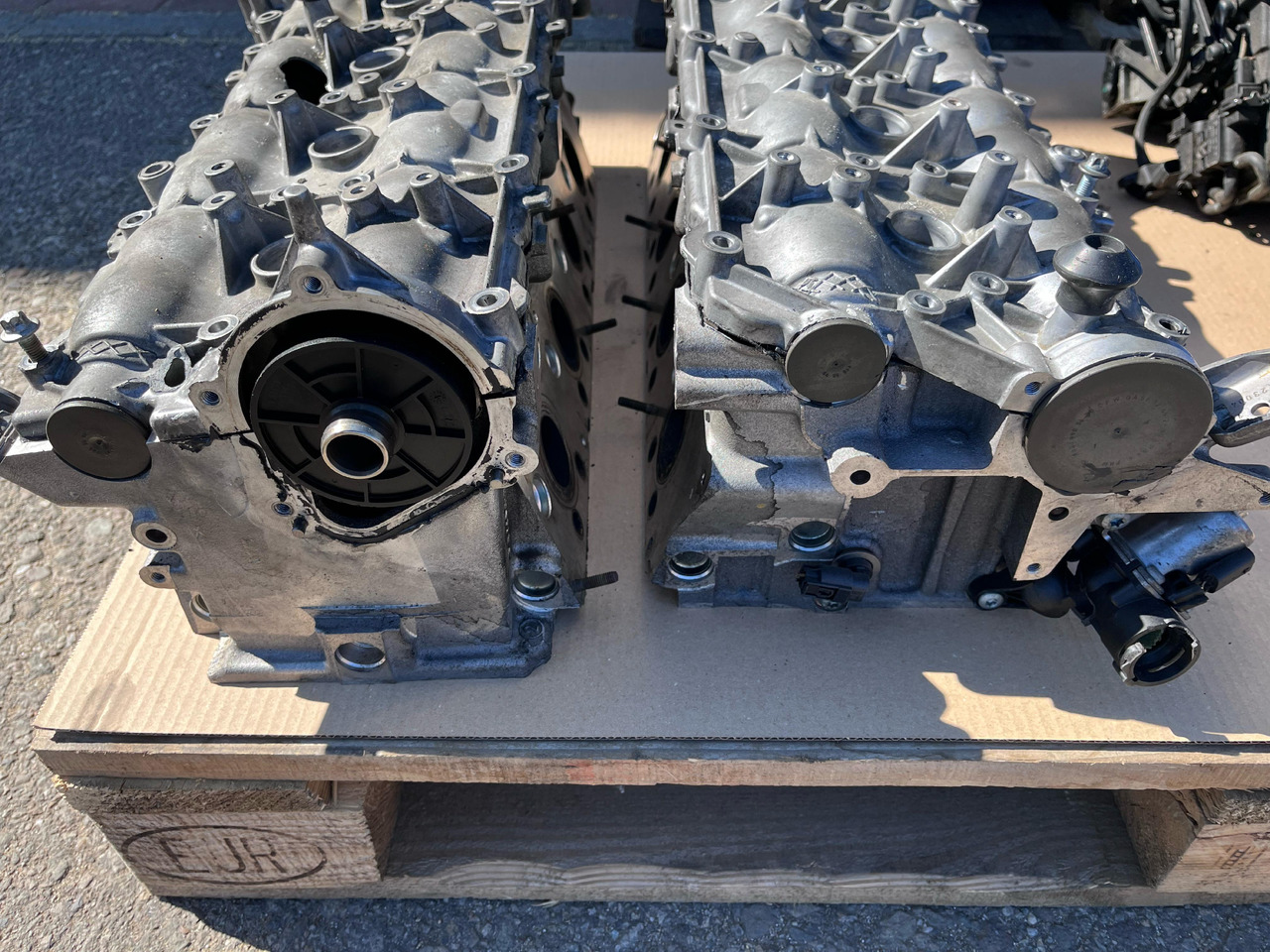 Mercedes Benz Cylinder Heads A2730160105 / A2730160005 - Blocco cilindri: foto 3 Mercedes Benz Cylinder Heads A2730160105 / A2730160005 - Blocco cilindri: foto 3