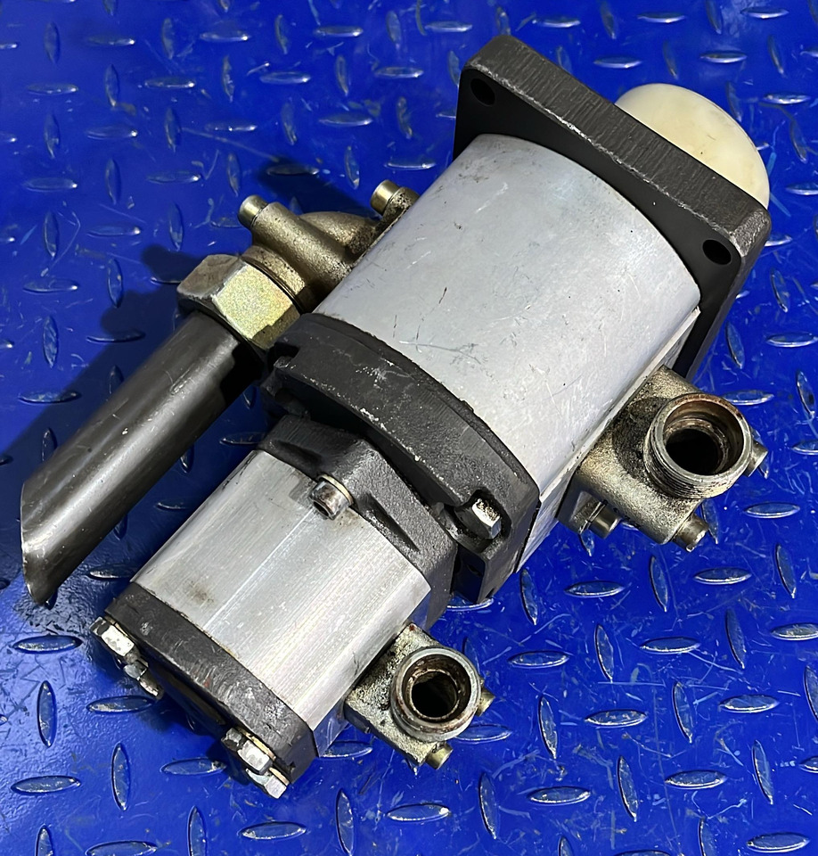 REXROTH BOSCH Hydraulic Pump 0510768007(1517222311) - Pompa idraulica: foto 2 REXROTH BOSCH Hydraulic Pump 0510768007(1517222311) - Pompa idraulica: foto 2