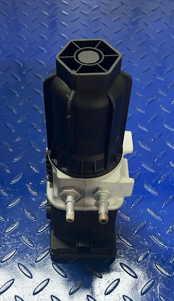 SCANIA AdBlue Pump Euro 6 2057543 - Ricambi: foto 2 SCANIA AdBlue Pump Euro 6 2057543 - Ricambi: foto 2