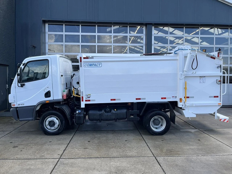 Mercedes-Benz Accelo 815 4x2 Garbage Compactor (2 units) Accelo 815 4x2 Garbage Compactor (2 units) - Camion immondizia: foto 2 Mercedes-Benz Accelo 815 4x2 Garbage Compactor (2 units) Accelo 815 4x2 Garbage Compactor (2 units) - Camion immondizia: foto 2