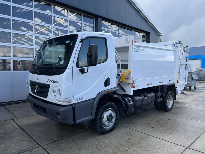 Mercedes-Benz Accelo 815 4x2 Garbage Compactor (2 units) Accelo 815 4x2 Garbage Compactor (2 units) - Camion immondizia: foto 1 Mercedes-Benz Accelo 815 4x2 Garbage Compactor (2 units) Accelo 815 4x2 Garbage Compactor (2 units) - Camion immondizia: foto 1