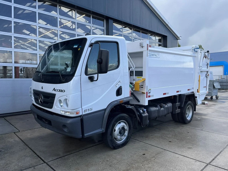 Mercedes-Benz Accelo 815 4x2 Garbage Compactor (2 units) Accelo 815 4x2 Garbage Compactor (2 units) - Camion immondizia: foto 1 Mercedes-Benz Accelo 815 4x2 Garbage Compactor (2 units) Accelo 815 4x2 Garbage Compactor (2 units) - Camion immondizia: foto 1
