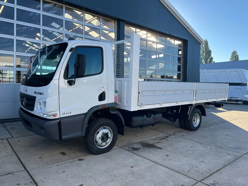 Mercedes-Benz Accelo 915 4x2 Flatbed with dropsides - Autocarro con pianale/ Cassone fisso: foto 1 Mercedes-Benz Accelo 915 4x2 Flatbed with dropsides - Autocarro con pianale/ Cassone fisso: foto 1