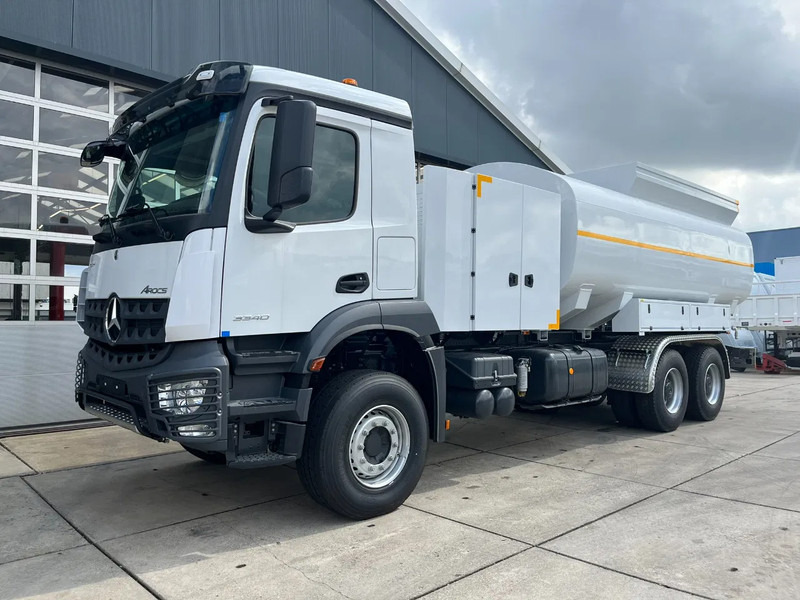 Mercedes-Benz Arocs 3340 6x4 Water Tank Truck - Camion cisterna: foto 1 Mercedes-Benz Arocs 3340 6x4 Water Tank Truck - Camion cisterna: foto 1
