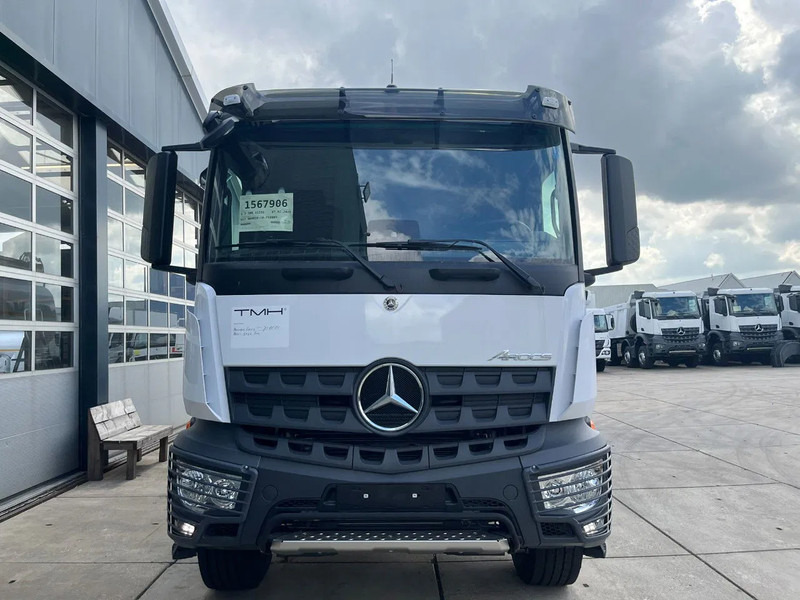 Mercedes-Benz Arocs 4040 6x6 Water Tank Truck - Camion cisterna: foto 5 Mercedes-Benz Arocs 4040 6x6 Water Tank Truck - Camion cisterna: foto 5