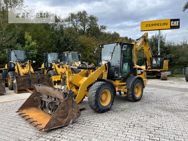 Cat 908M - Pala gommata: foto 1 Cat 908M - Pala gommata: foto 1