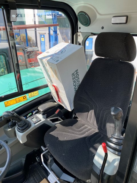 Escavatore gommato Zeppelin ZM110: foto 12