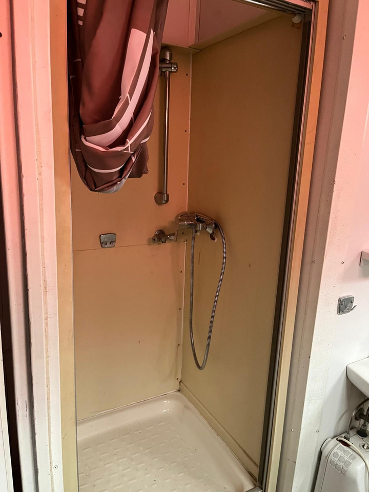 Abrollcontainer Containeranlage für Asbestsanierung - Autocarro scarrabile: foto 2 Abrollcontainer Containeranlage für Asbestsanierung - Autocarro scarrabile: foto 2