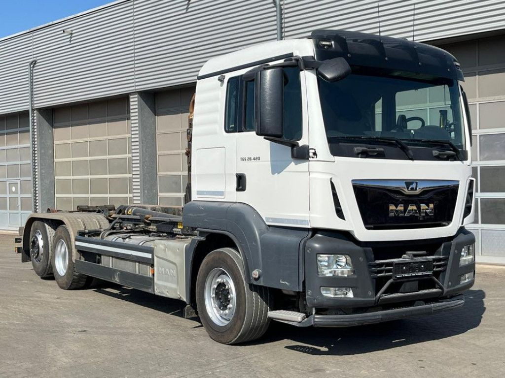 MAN TG-S 26.420/6x2 Abrollkipper - Autocarro scarrabile: foto 2 MAN TG-S 26.420/6x2 Abrollkipper - Autocarro scarrabile: foto 2