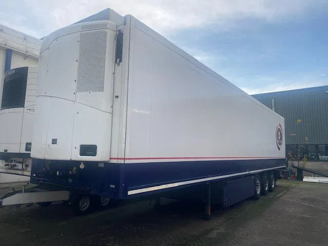 Krone koelvries met TK en onderschuifklep , aslift, - Semirimorchio frigorifero: foto 1 Krone koelvries met TK en onderschuifklep , aslift, - Semirimorchio frigorifero: foto 1