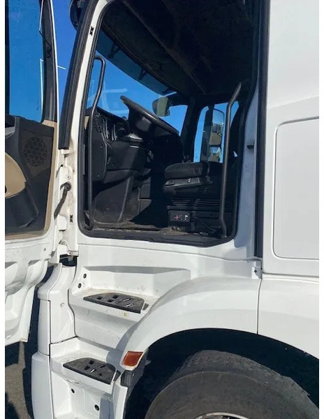 Mercedes-Benz Actros 1840 stream space cabine met spoilers fenders en zonneklep, apk gekeurd. - Trattore stradale: foto 3 Mercedes-Benz Actros 1840 stream space cabine met spoilers fenders en zonneklep, apk gekeurd. - Trattore stradale: foto 3