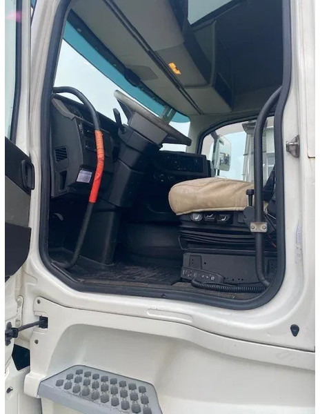 Volvo FH 500 , euro 6 met hydrauliek en lage km stand......compleet uitgevoerd..... - Trattore stradale: foto 5 Volvo FH 500 , euro 6 met hydrauliek en lage km stand......compleet uitgevoerd..... - Trattore stradale: foto 5