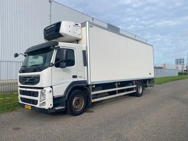 Volvo FM 330 koel vries 2 temperaturen ,CARRIER,met tussenwand, zijdeur en laadklep - Autocarro frigorifero: foto 1 Volvo FM 330 koel vries 2 temperaturen ,CARRIER,met tussenwand, zijdeur en laadklep - Autocarro frigorifero: foto 1