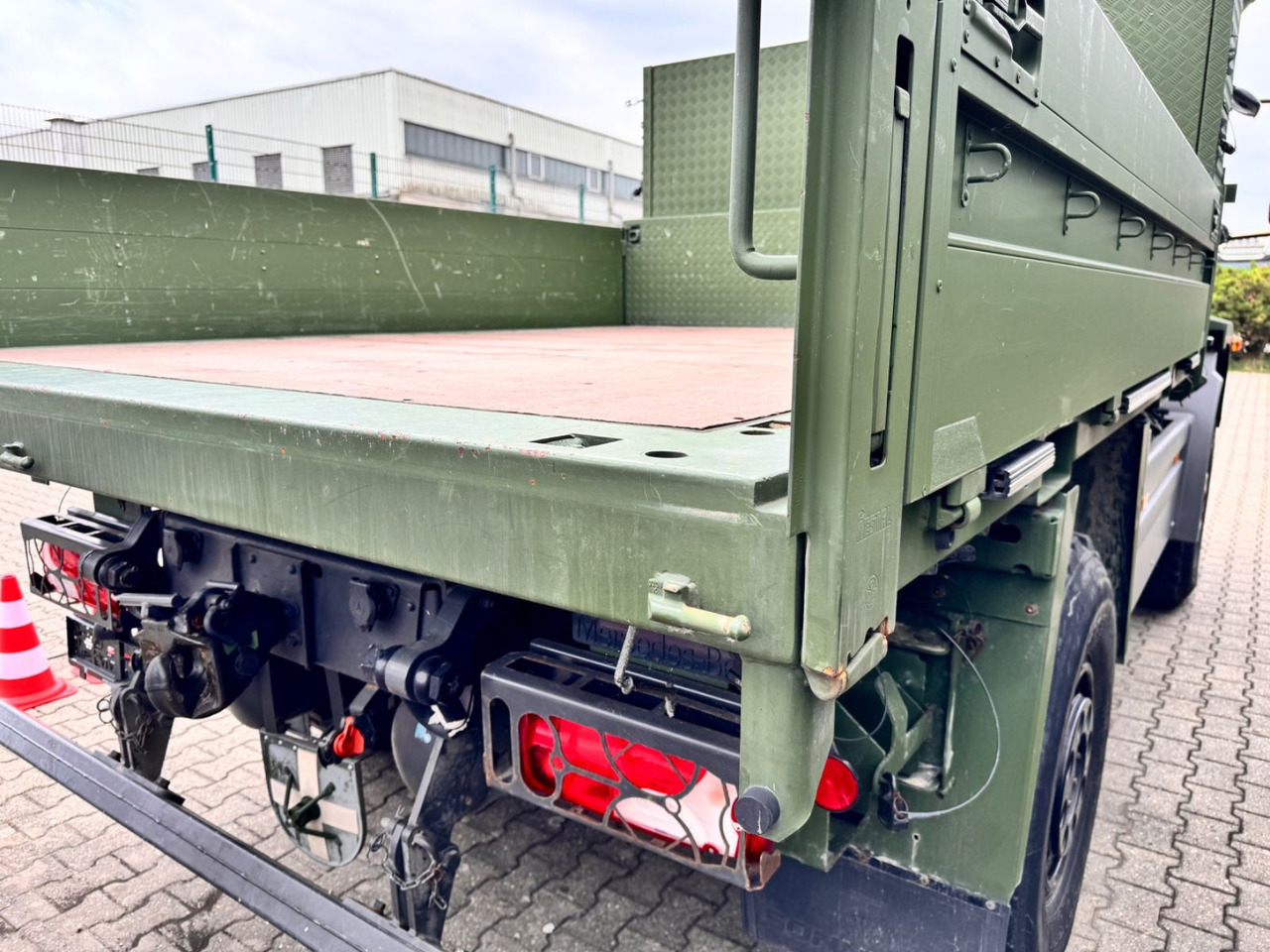 Mercedes-Benz 1018 Atego 4x4 Allrad   Camper Expedition - Autocarro portacontainer/ Caisse interchangeable: foto 5 Mercedes-Benz 1018 Atego 4x4 Allrad   Camper Expedition - Autocarro portacontainer/ Caisse interchangeable: foto 5