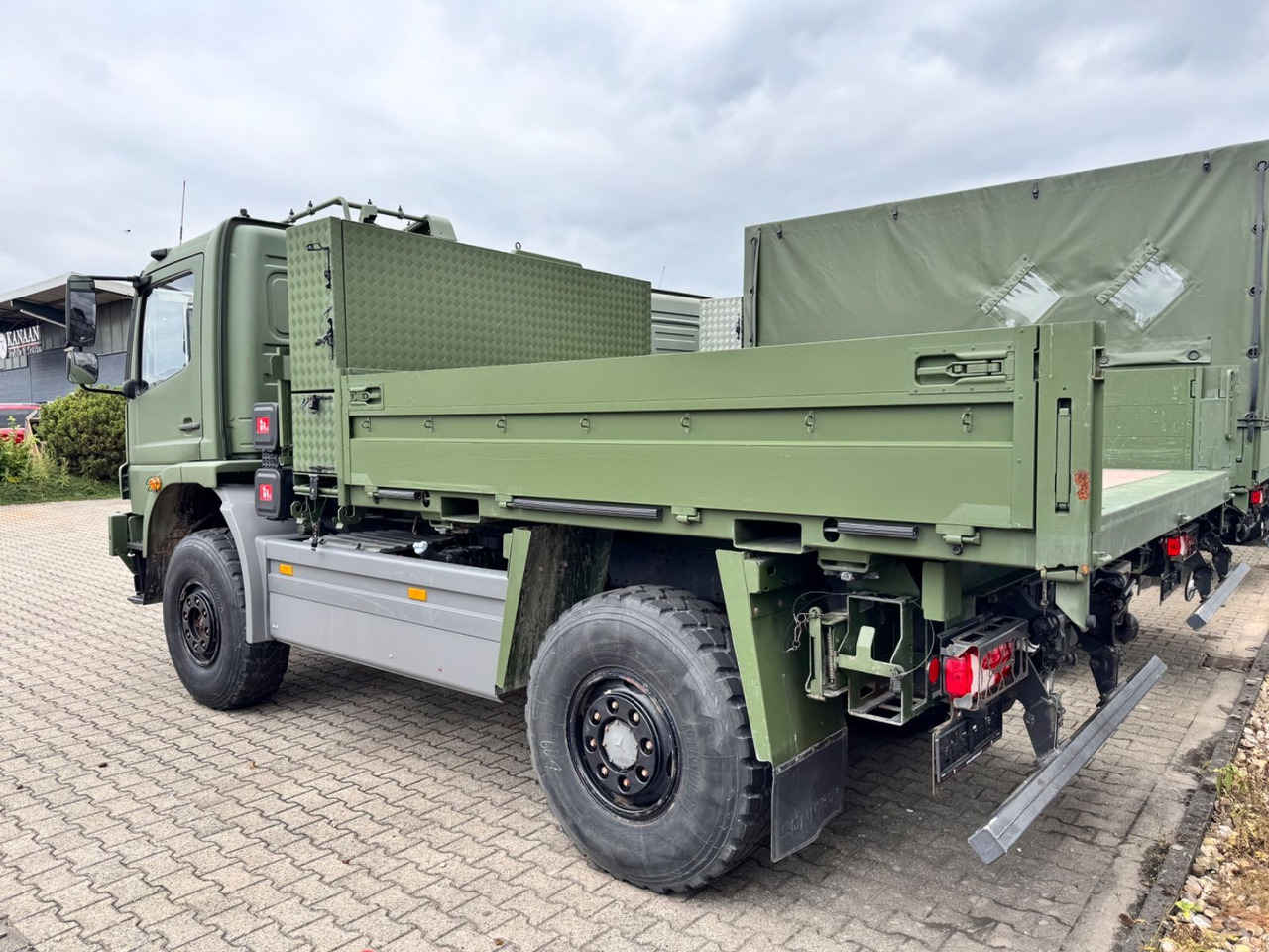 Mercedes-Benz 1018 Atego 4x4 Allrad Camper - Furgone con cassone fisso: foto 3 Mercedes-Benz 1018 Atego 4x4 Allrad Camper - Furgone con cassone fisso: foto 3