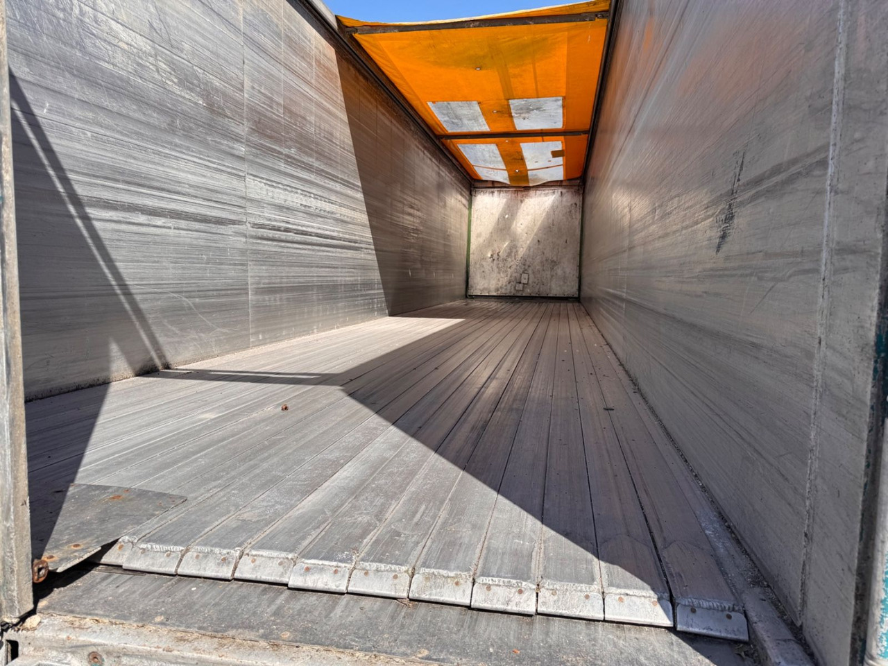 Leasing di Stas S 300 ZX Walkingfloor Schubboden 2 x Vorhanden Stas S 300 ZX Walkingfloor Schubboden 2 x Vorhanden: foto 18 Leasing di Stas S 300 ZX Walkingfloor Schubboden 2 x Vorhanden Stas S 300 ZX Walkingfloor Schubboden 2 x Vorhanden: foto 18