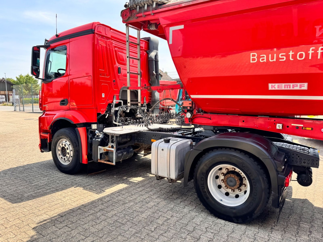 Mercedes-Benz 1846 Actros LS Kipphydraulik Alcoa - Trattore stradale: foto 3 Mercedes-Benz 1846 Actros LS Kipphydraulik Alcoa - Trattore stradale: foto 3