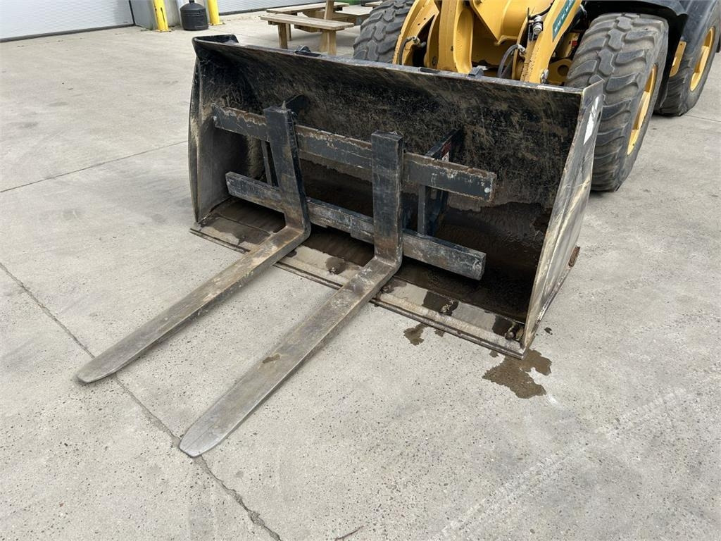 CAT 906M (8758) - Pala articolata: foto 5 CAT 906M (8758) - Pala articolata: foto 5