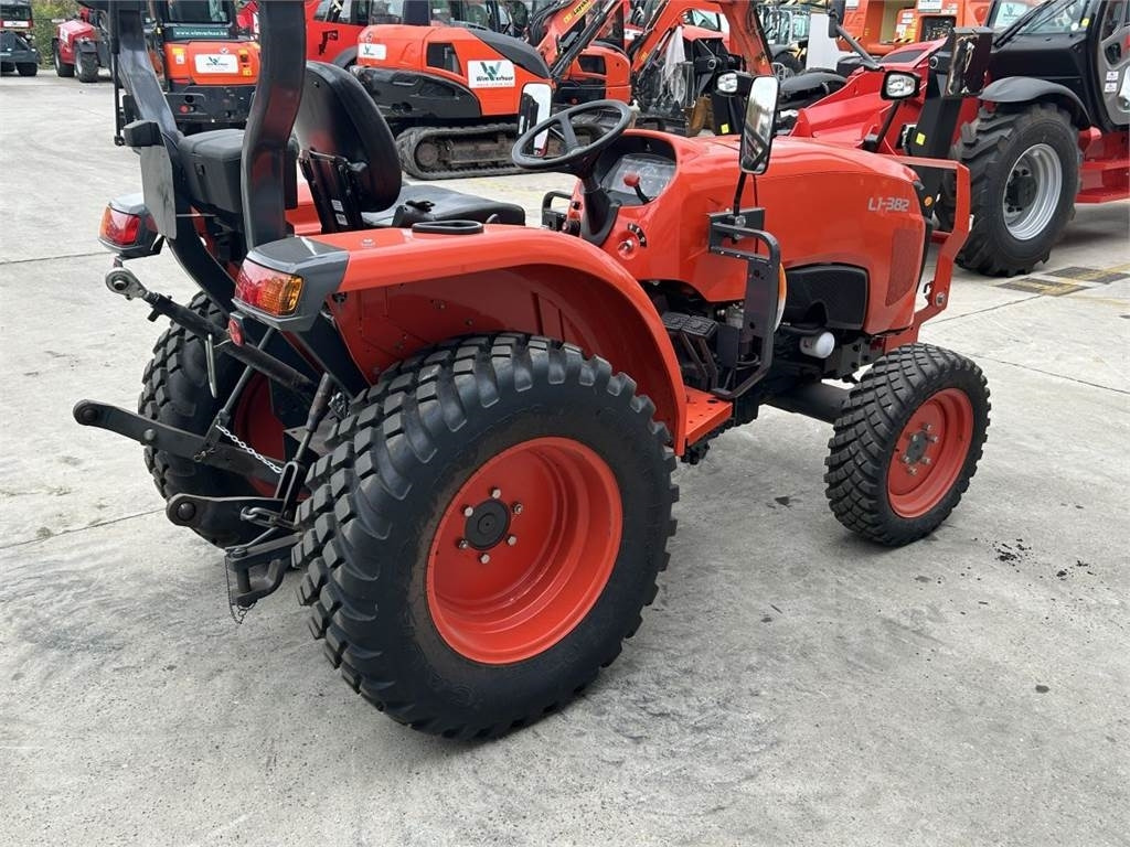 Kubota L1-382 (7325) - Trattore comunale: foto 4 Kubota L1-382 (7325) - Trattore comunale: foto 4