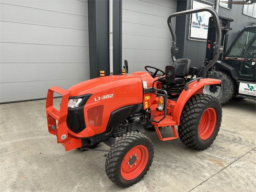 Kubota L1-382 (7325) - Trattore comunale: foto 1 Kubota L1-382 (7325) - Trattore comunale: foto 1