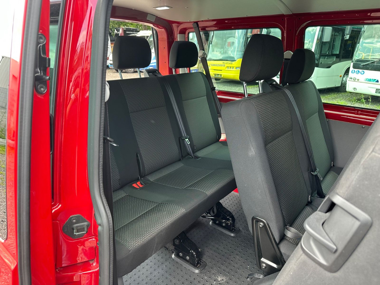 Volkswagen T6 Kombi (PDC Hi*ACC*StandHz*9 Sitzer*AC) - Pulmino: foto 4 Volkswagen T6 Kombi (PDC Hi*ACC*StandHz*9 Sitzer*AC) - Pulmino: foto 4